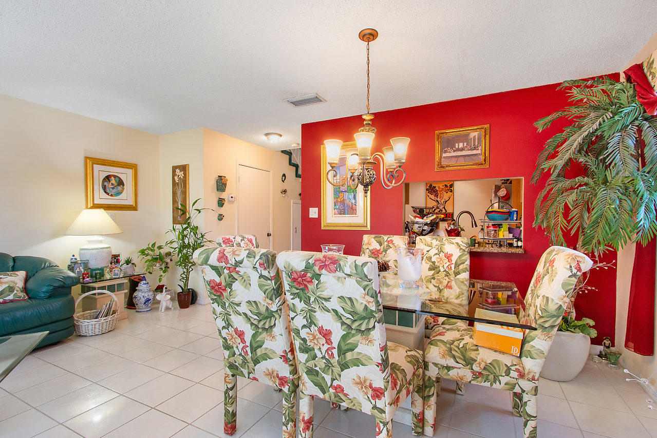 23286 Southwest 54th Way, Unit F Boca Raton, FL 33433 - Photo 7 of 30 Dining Area