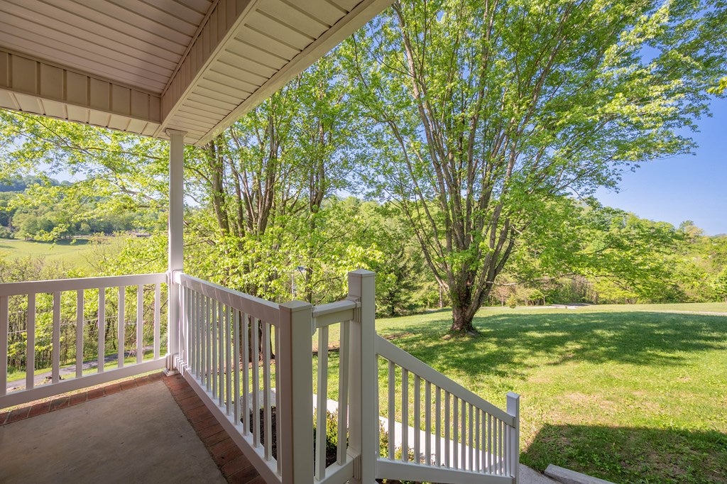 427 Johnston Road Marion, VA 24354 - Photo 9 of 75 Gallery Image 9