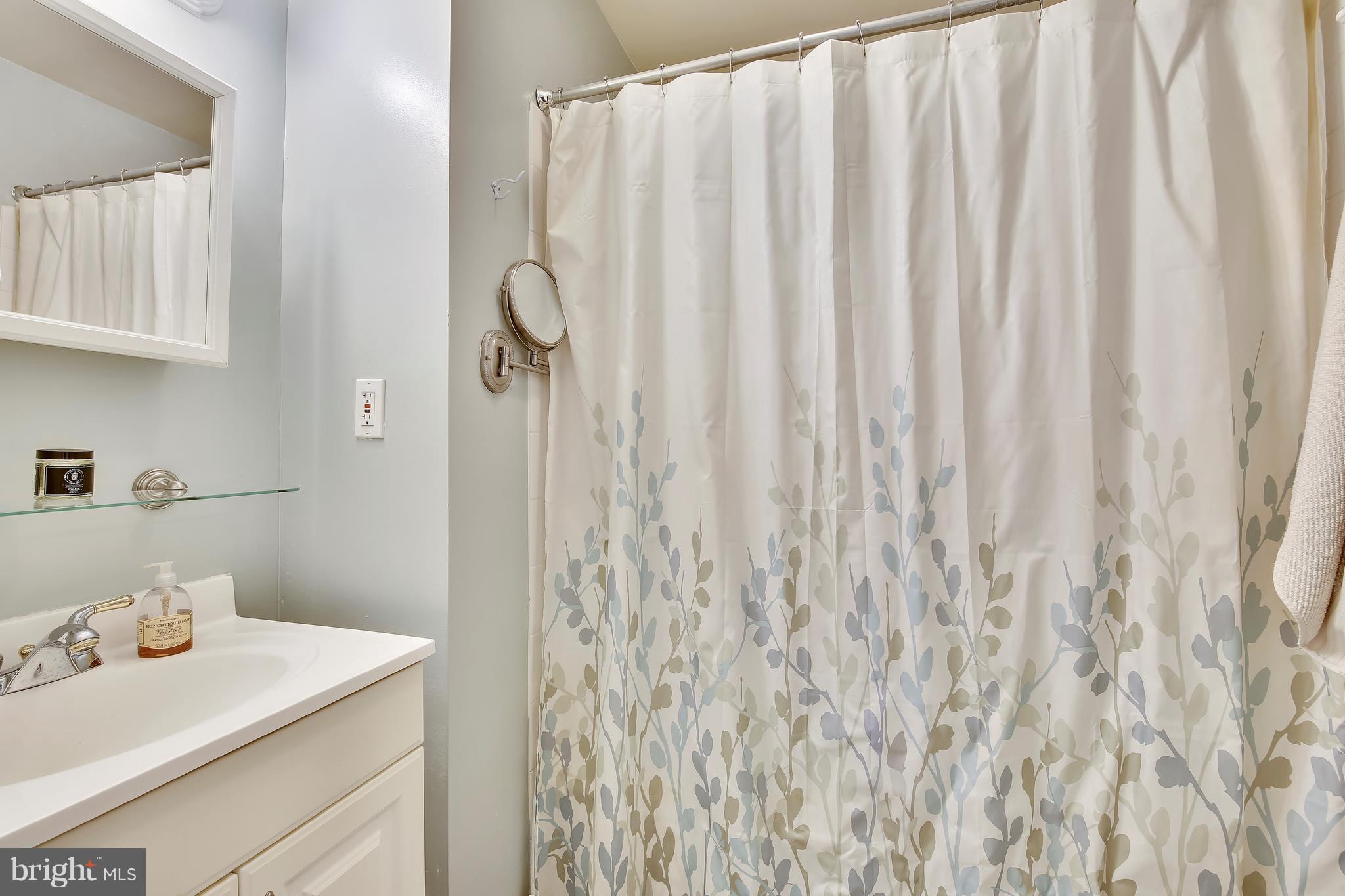2511 Plyers Mill Road Silver Spring, MD 20902 - Photo 16 of 26 Bath (Master)