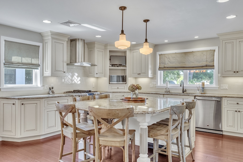 58 Madison Road Waltham, MA 02453 - Photo 5 of 36