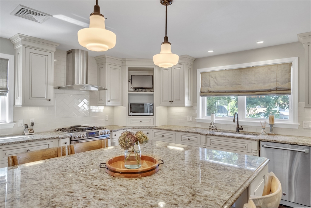 58 Madison Road Waltham, MA 02453 - Photo 6 of 36