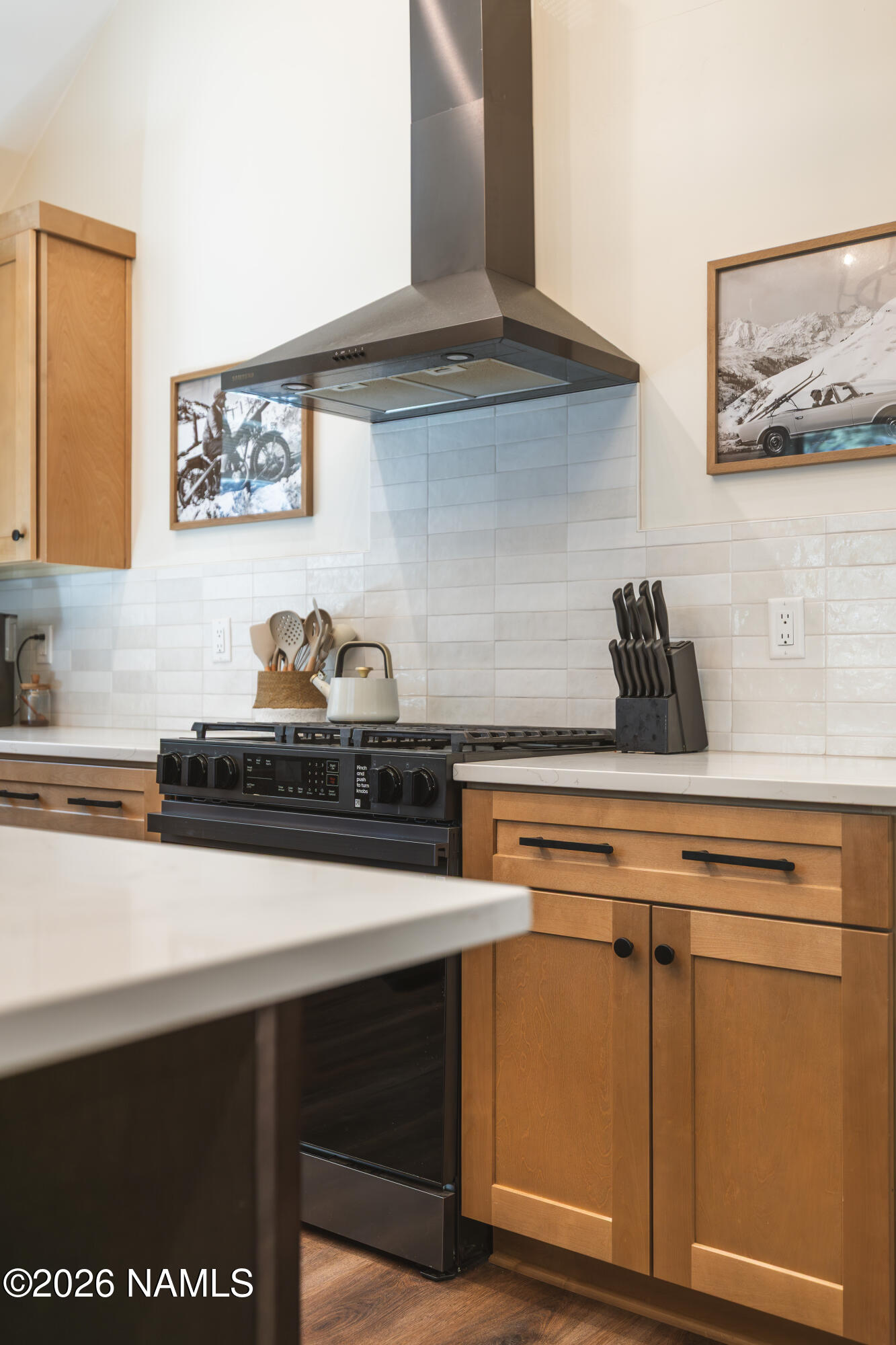738 Comanche Street Flagstaff, AZ 86005 - Photo 10 of 30 Sleek appliances