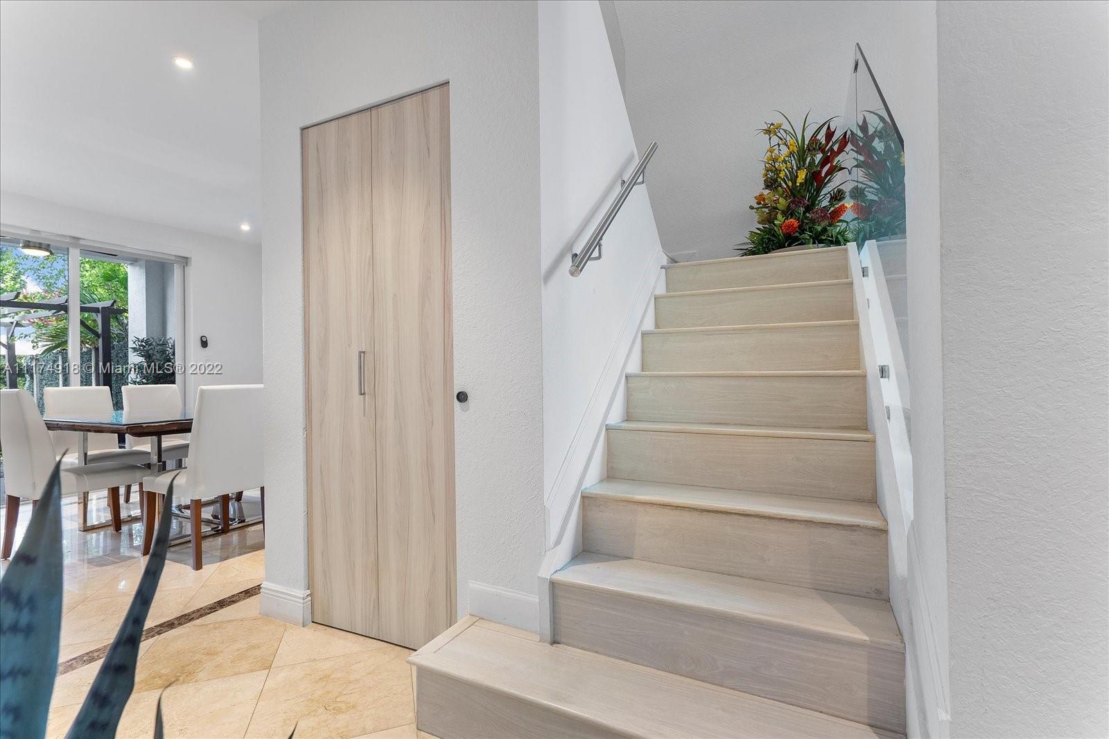 Doral Isles Doral, FL 33178 - Photo 21 of 38 a view of entryway and hall