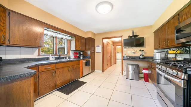 $365,000 | 5588 35th Street, Rockford, IL 61109