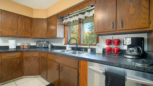 $365,000 | 5588 35th Street, Rockford, IL 61109