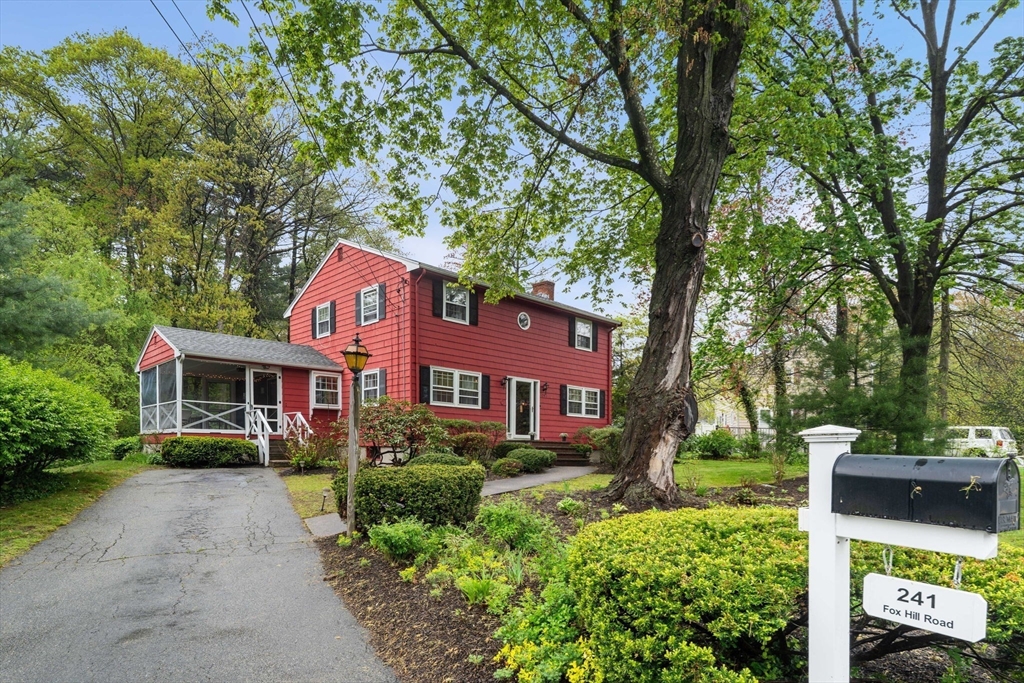 241 Fox Hill Road Burlington, MA 01803 - Photo 3 of 40 Gallery Image 3