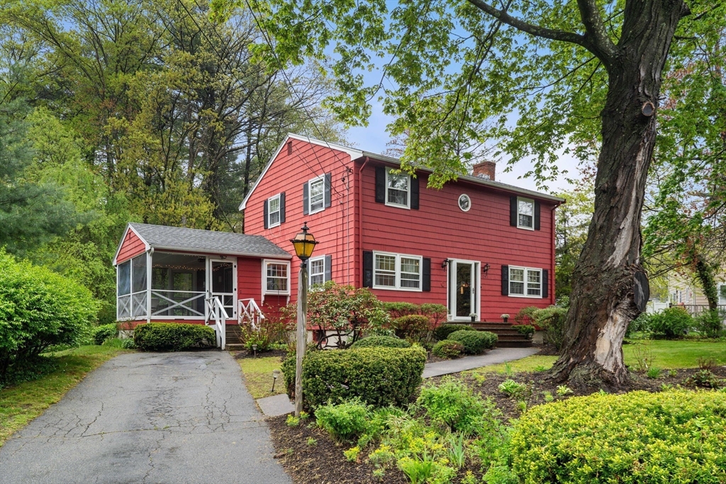 241 Fox Hill Road Burlington, MA 01803 - Photo 4 of 40 Gallery Image 4