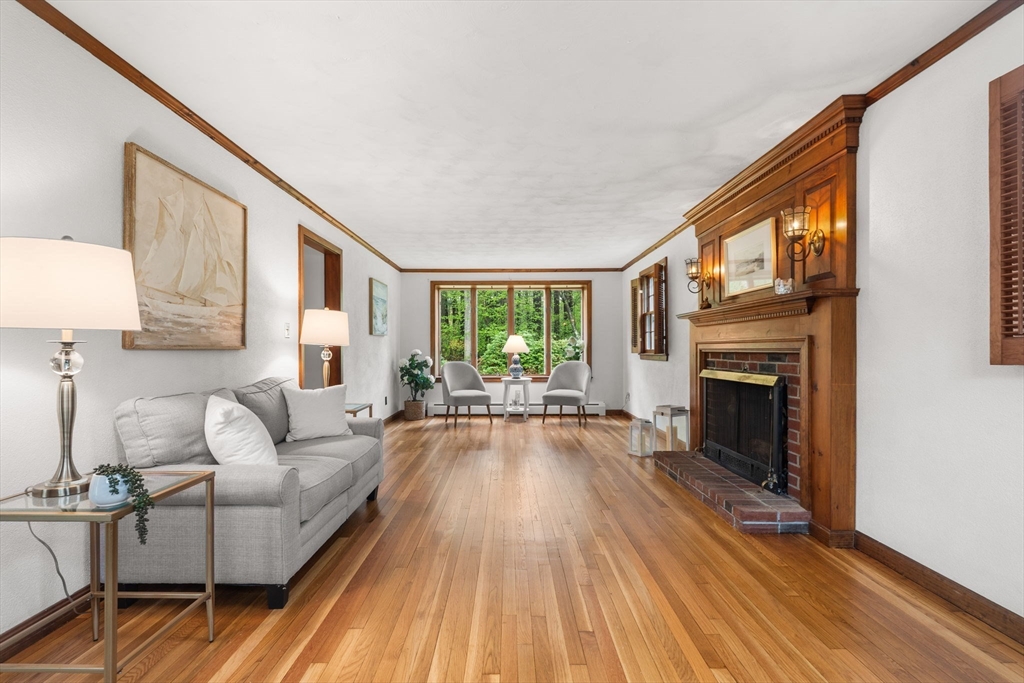 241 Fox Hill Road Burlington, MA 01803 - Photo 6 of 40 Gallery Image 6
