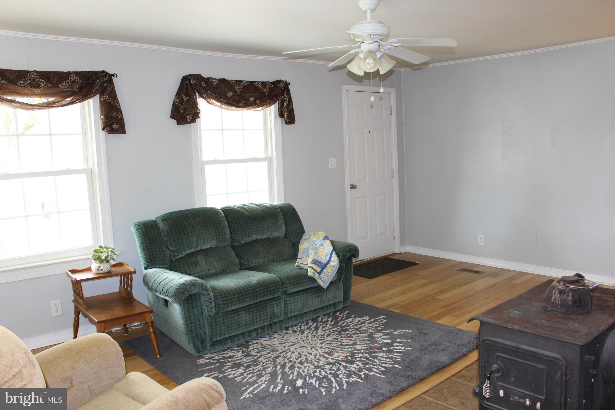 9446 Indiantown Road King George, VA 22485 - Photo 9 of 18 Living Room