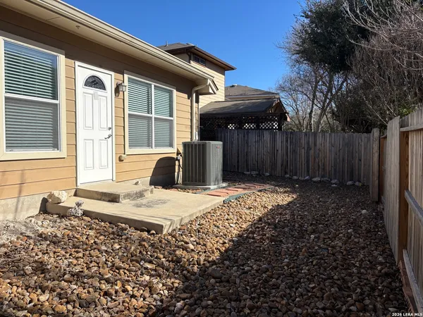 $1,650 | 5410 Bright Creek, San Antonio, TX 78240