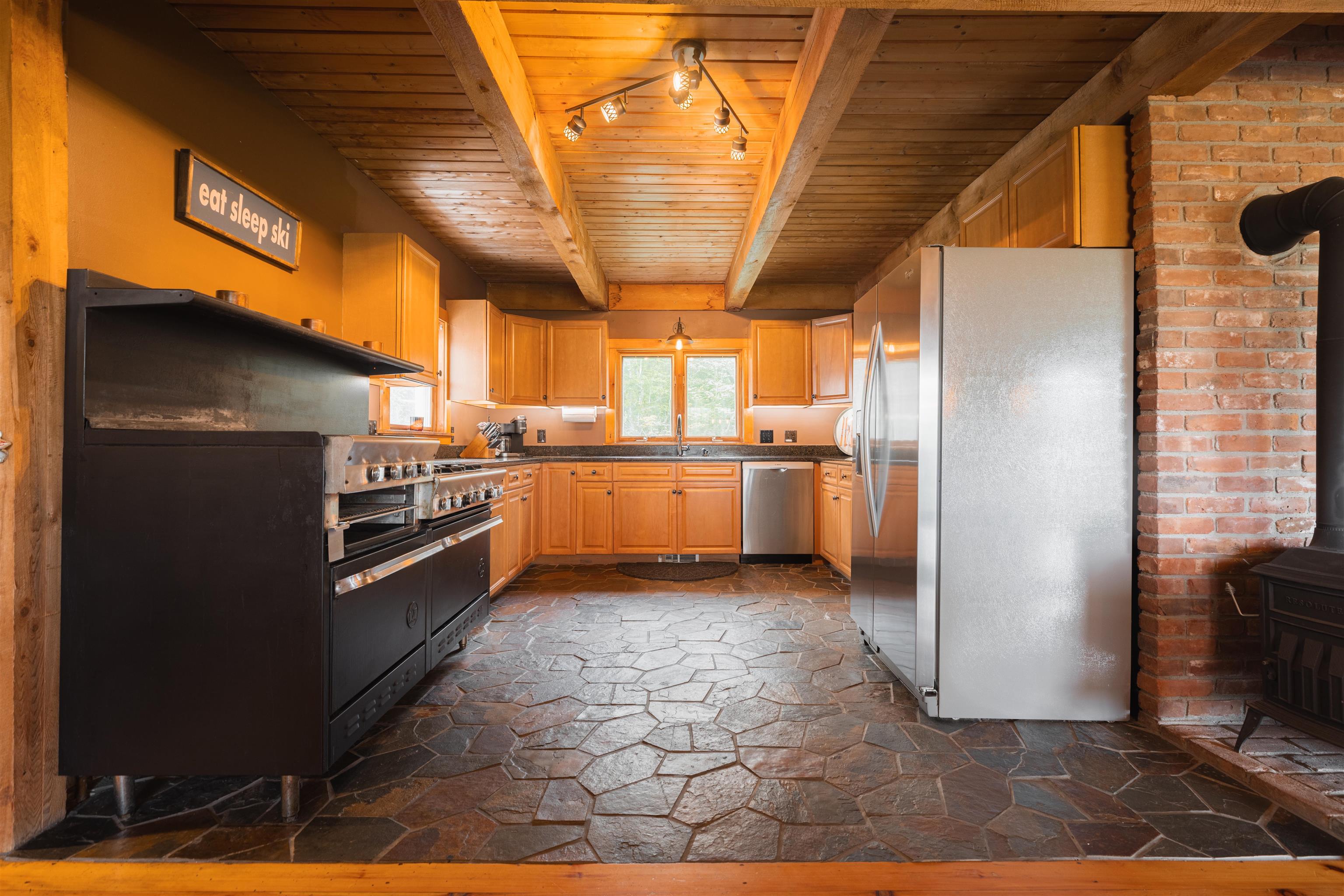 339 Coldbrook Road Wilmington, VT 05363 - Photo 8 of 54