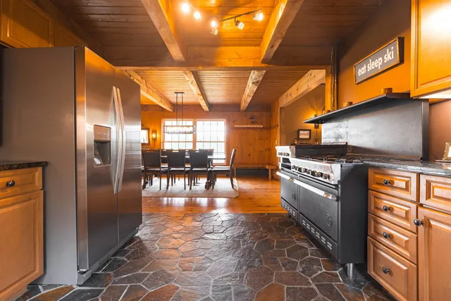 $1,200,000 | 339 Coldbrook Road, Wilmington, VT 05363