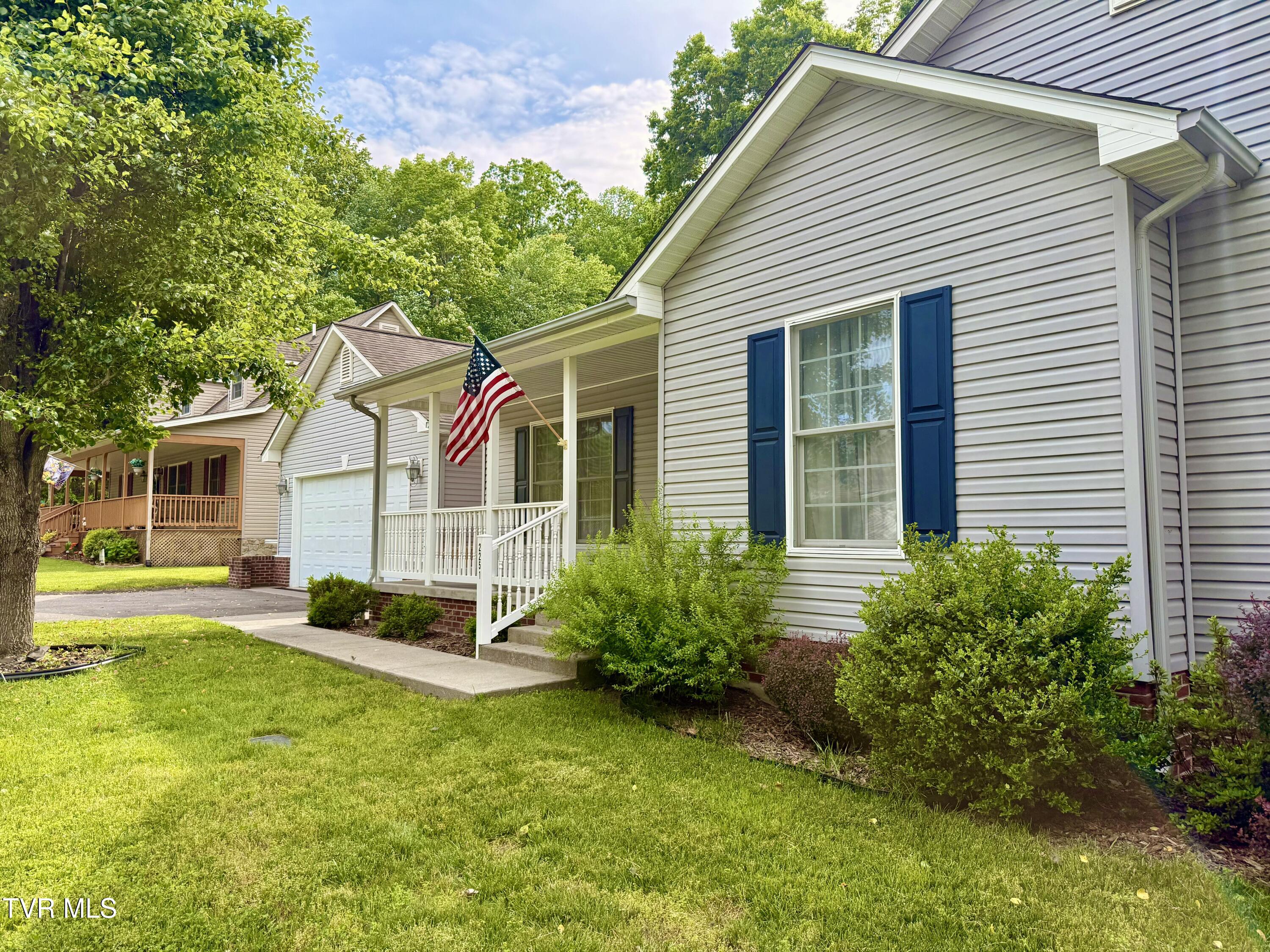2251 Mountain Laurel Road Northeast Norton, VA 24273 - Photo 11 of 97 IMG_0614