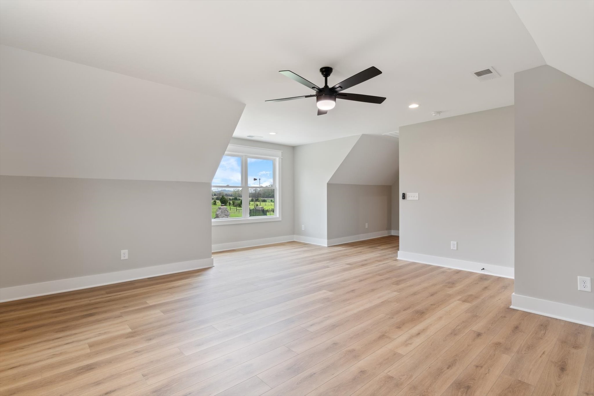 313 Burns Road Shelbyville, TN 37160 - Photo 21 of 39 Gallery Image 21