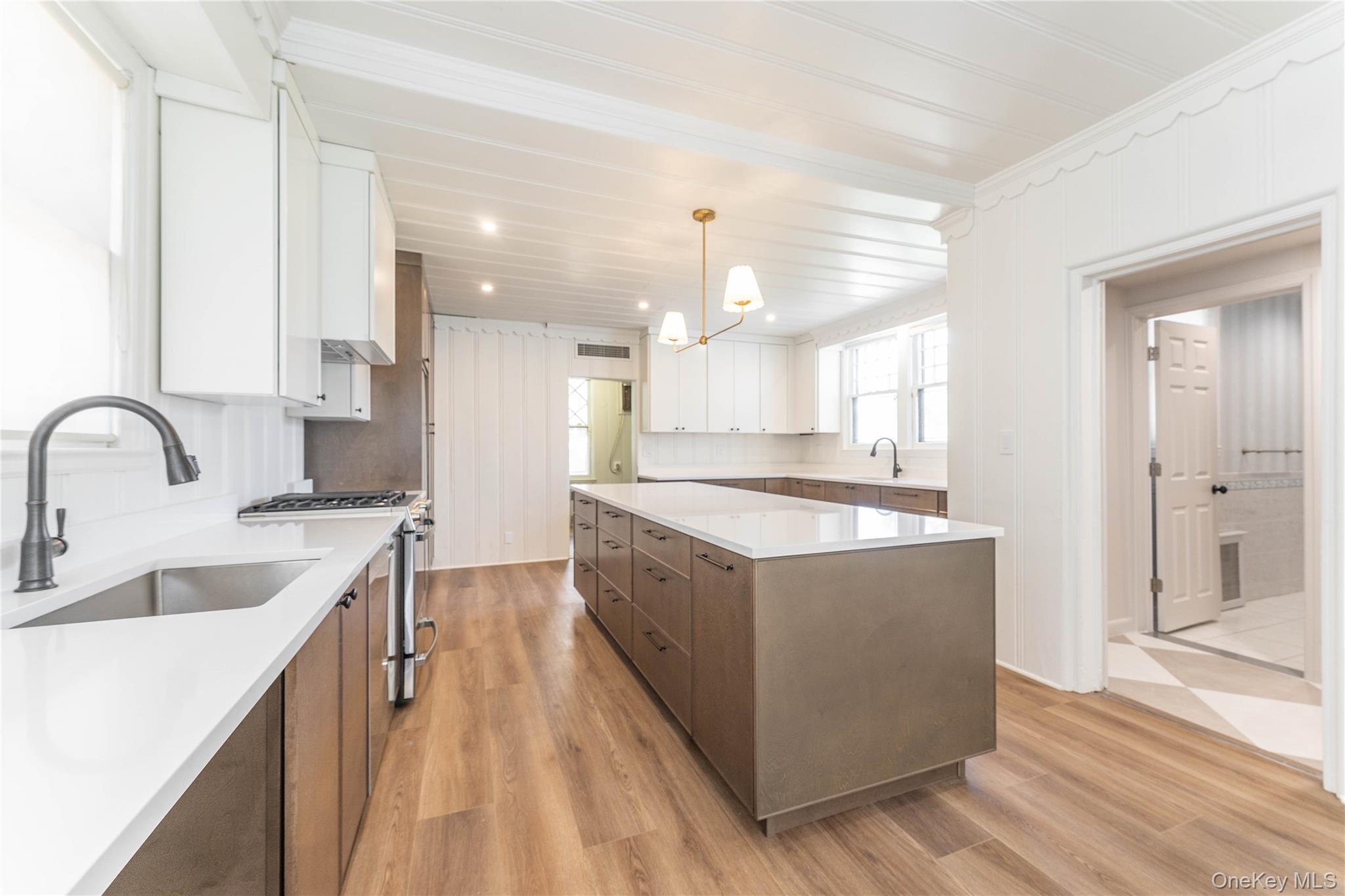 486 Oxford Road Cedarhurst, NY 11516 - Photo 13 of 31
