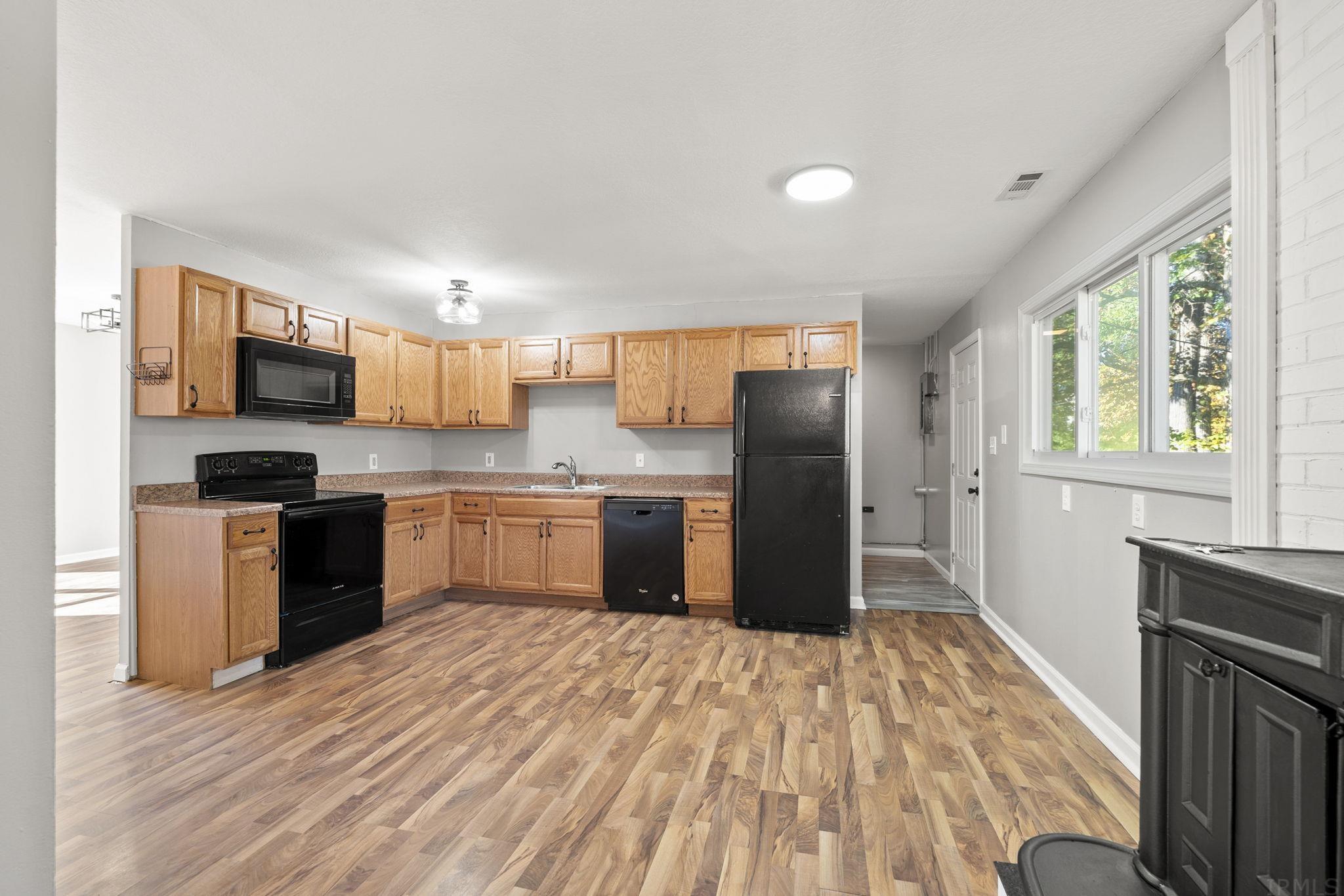 925 Tulip Tree Road Fort Wayne, IN 46825 - Photo 11 of 31 Gallery Image 11