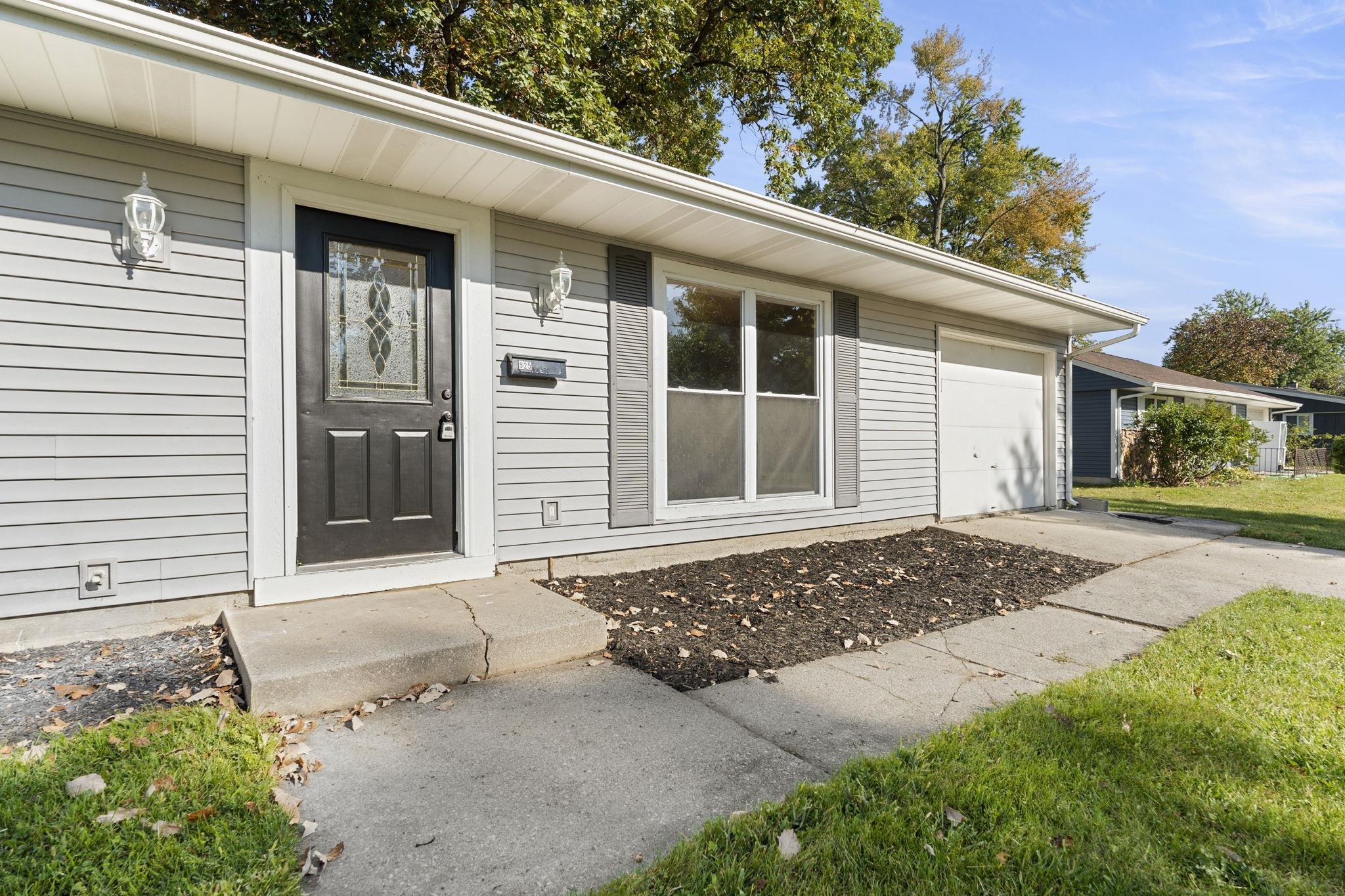 925 Tulip Tree Road Fort Wayne, IN 46825 - Photo 4 of 31 Gallery Image 4
