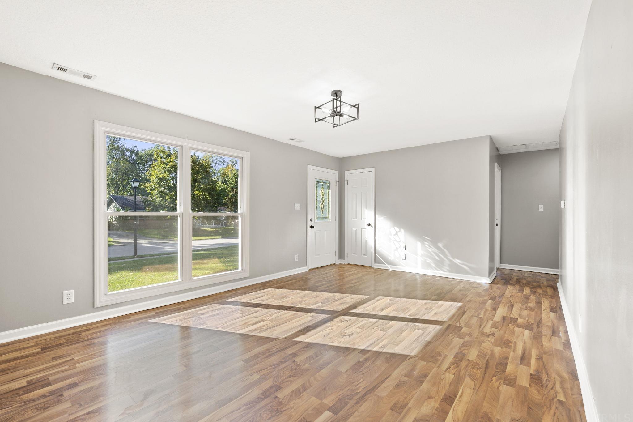 925 Tulip Tree Road Fort Wayne, IN 46825 - Photo 8 of 31 Gallery Image 8