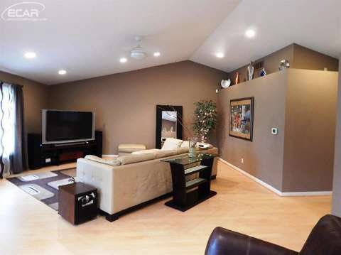 6250 East Pierson Road Flint, MI 48506 - Photo 13 of 32 20450525-12.JPG