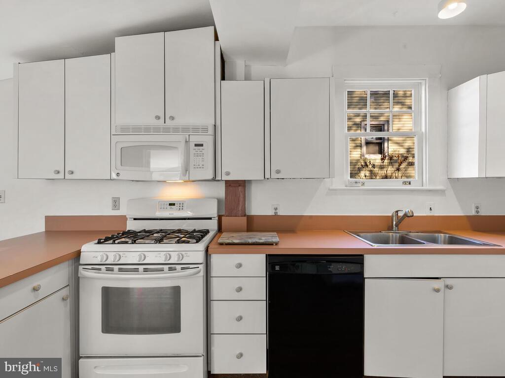2011 Luzerne Avenue Silver Spring, MD 20910 - Photo 14 of 51