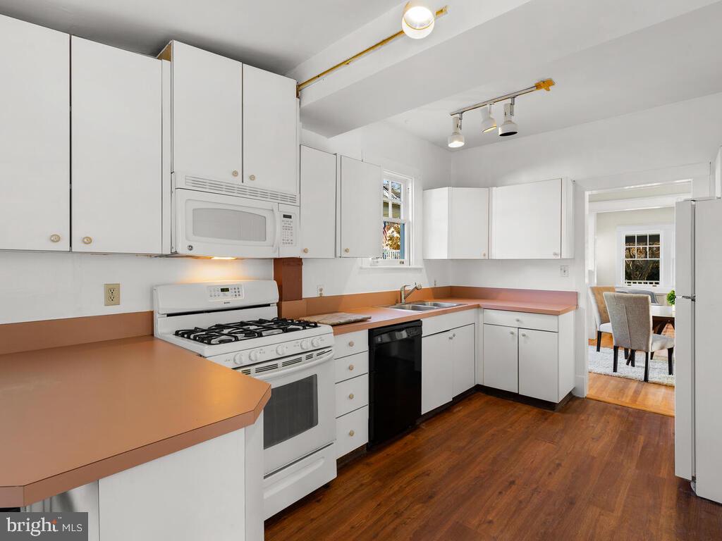 2011 Luzerne Avenue Silver Spring, MD 20910 - Photo 15 of 51