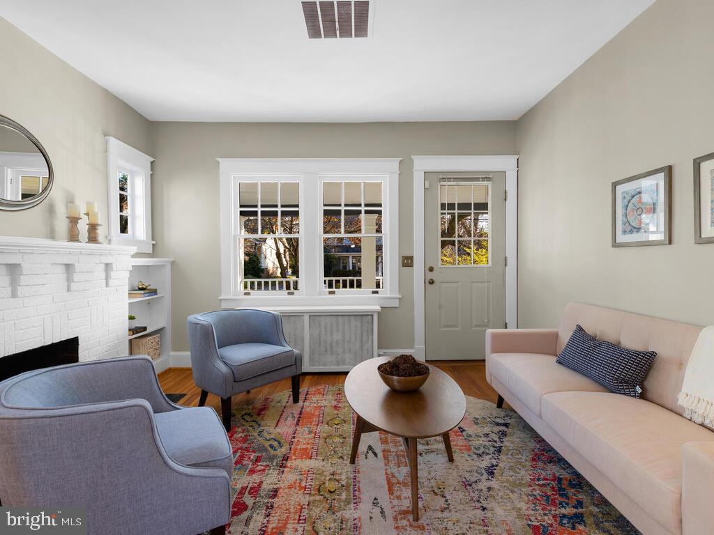 2011 Luzerne Avenue Silver Spring, MD 20910 - Photo 10 of 51