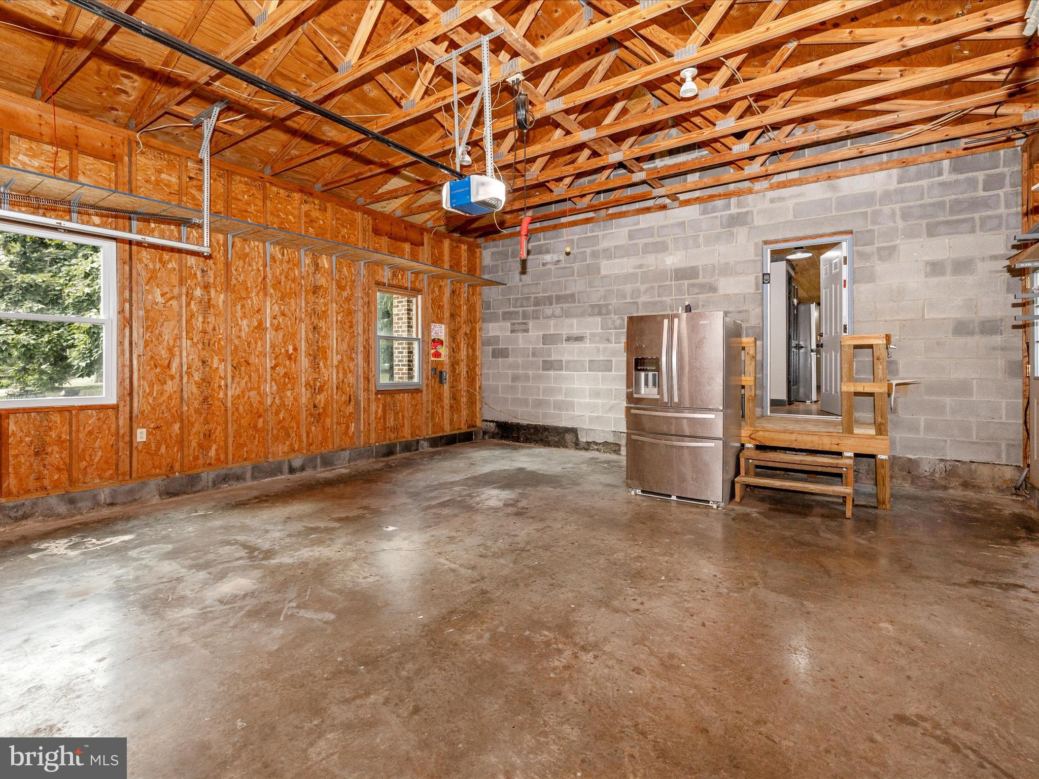 18604 Wagaman Road Hagerstown, MD 21740 - Photo 21 of 68 Garage