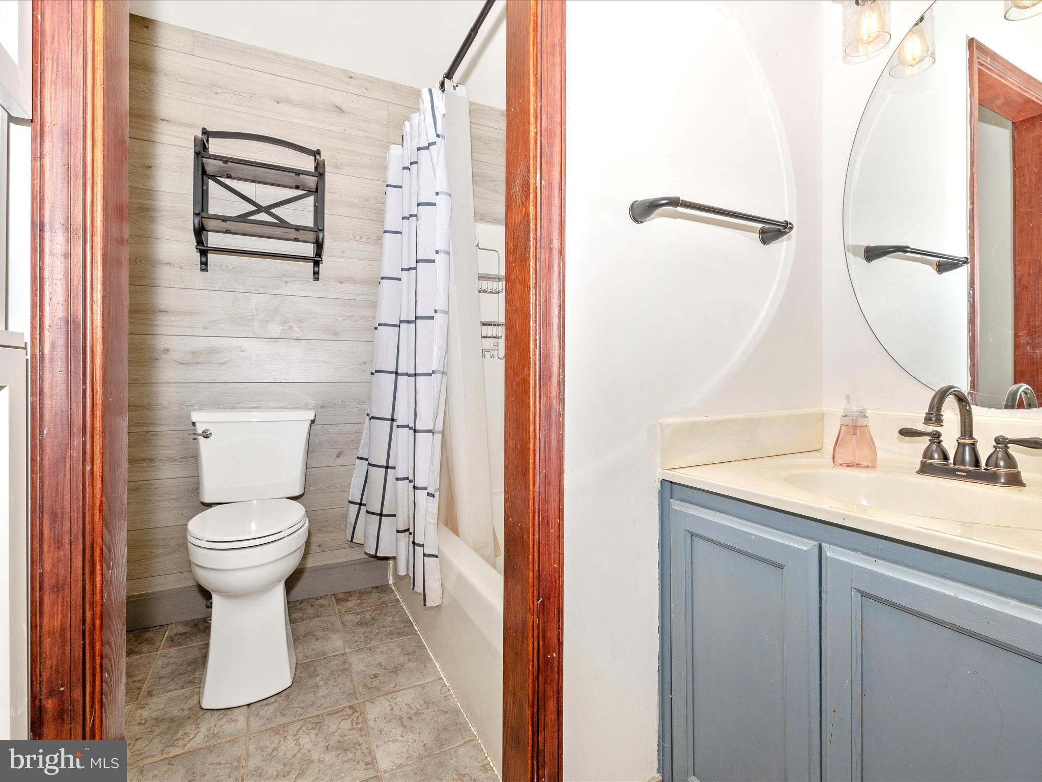18604 Wagaman Road Hagerstown, MD 21740 - Photo 34 of 68 Bathroom 2