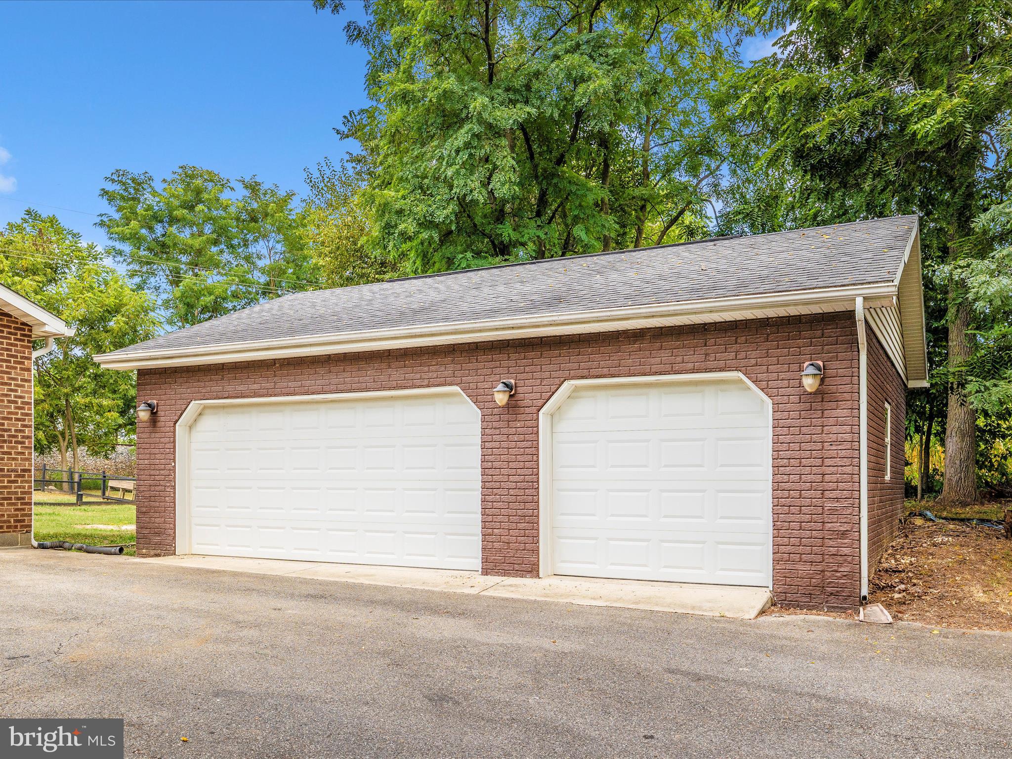 18604 Wagaman Road Hagerstown, MD 21740 - Photo 39 of 68 Garage