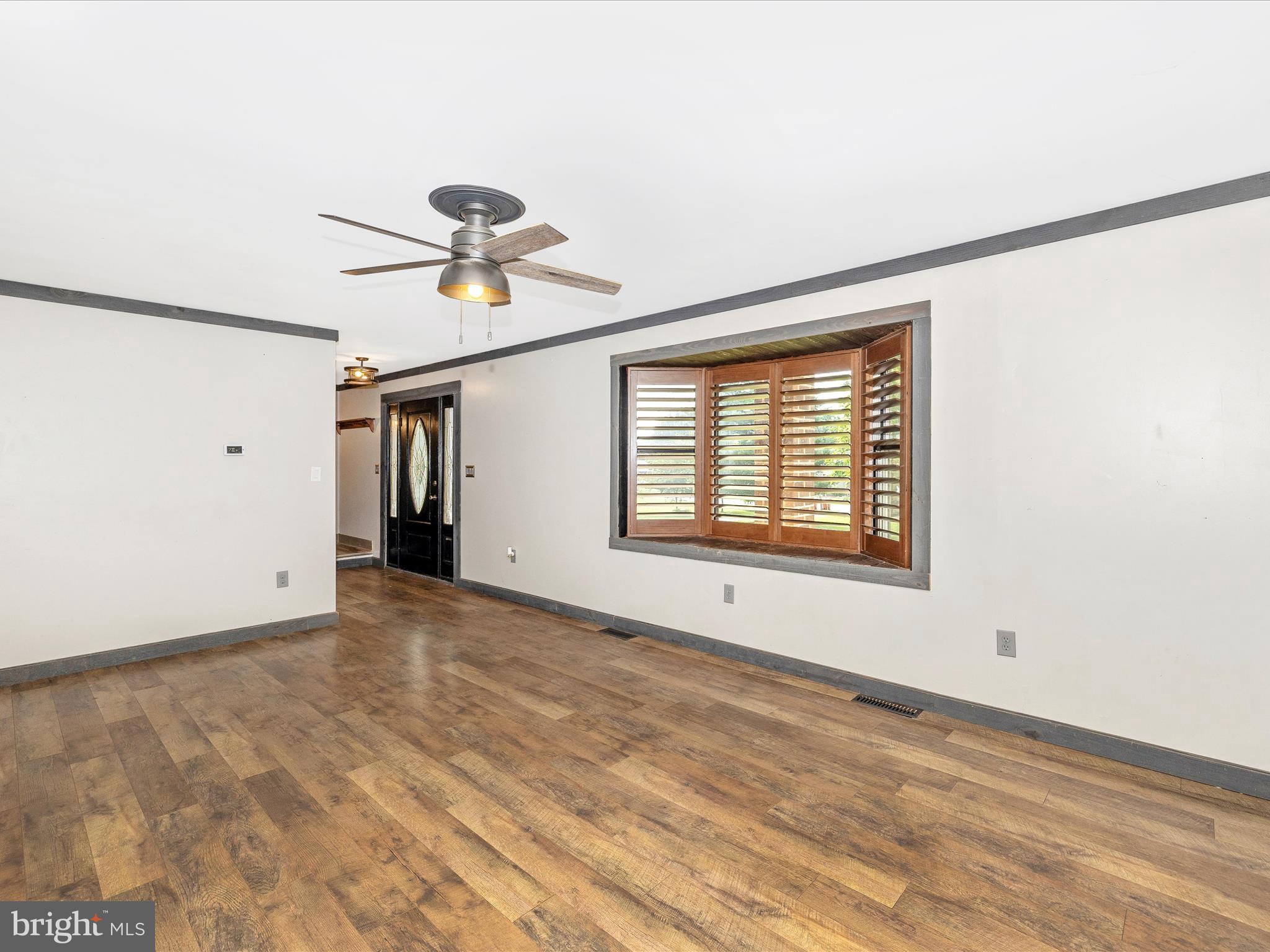 18604 Wagaman Road Hagerstown, MD 21740 - Photo 6 of 68 Living Room