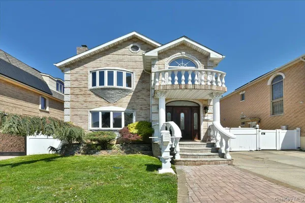 $1,999,999 | 76-27 175th Street | Hillcrest