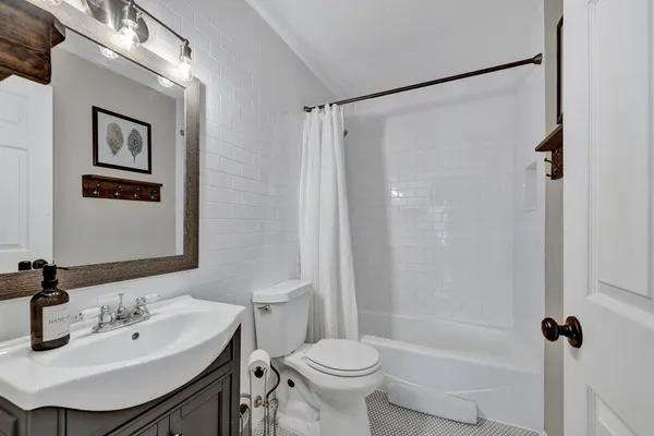 $2,600 | 247 Sunday Circle, Fredericksburg, TX 78624