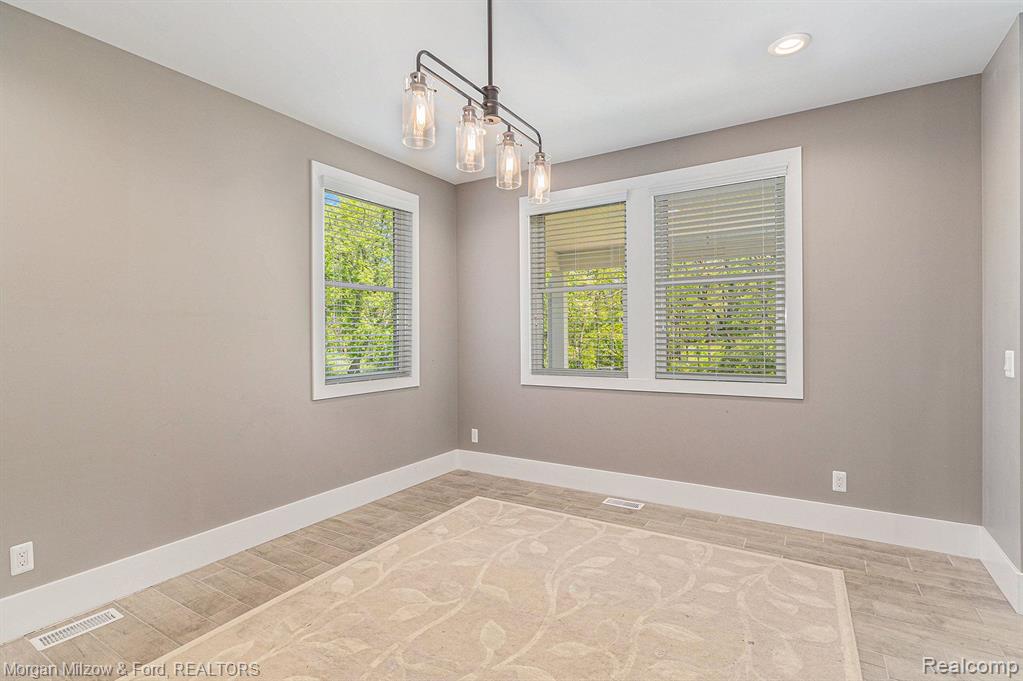 6615 Ridgewood Road Clarkston, MI 48346 - Photo 5 of 43
