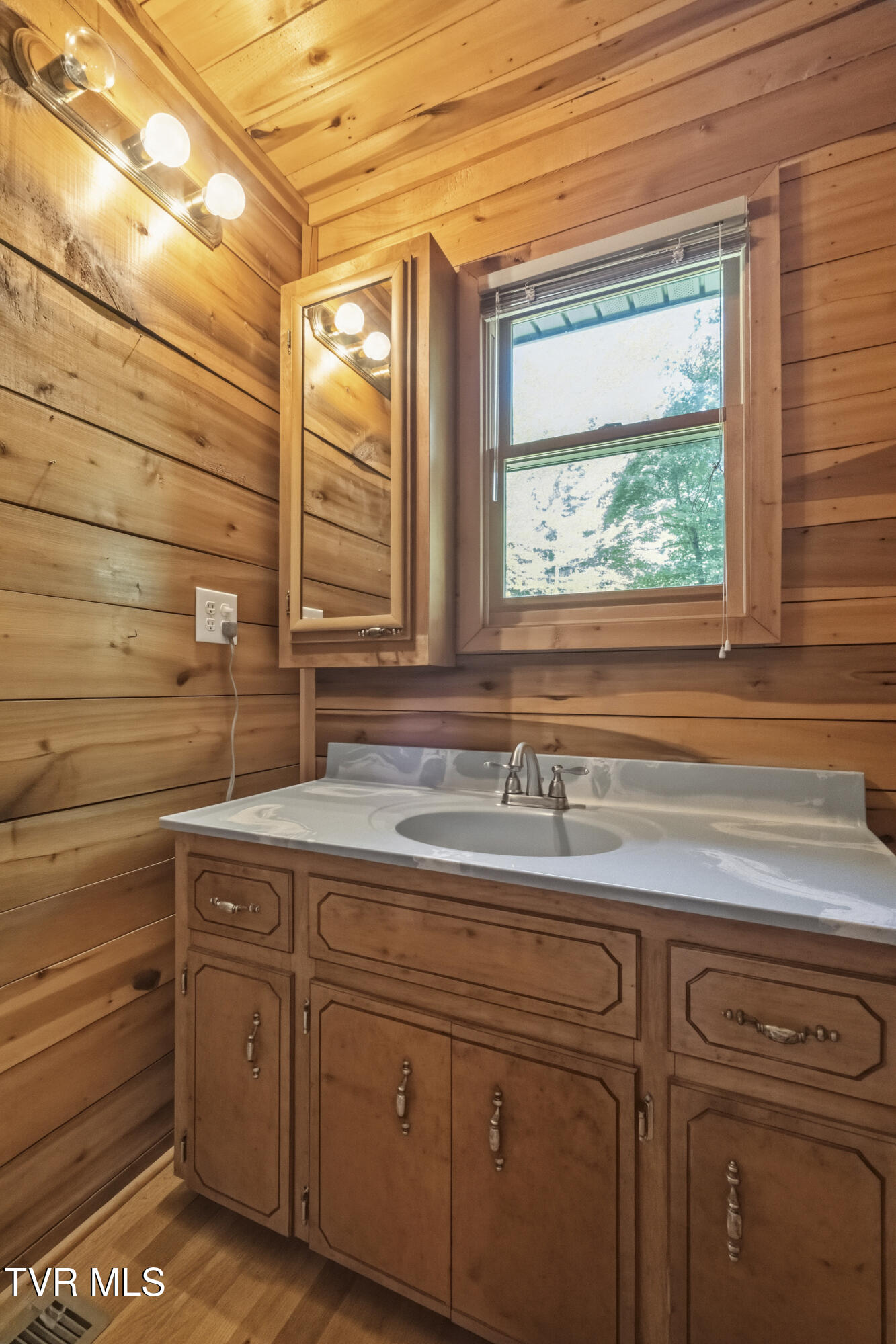 390 Fiddlers Branch Road Hampton, TN 37658 - Photo 32 of 79 34