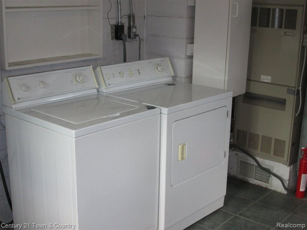 3764 Dearborn Avenue Rochester, MI 48309 - Photo 15 of 18 IMG_0443.JPG