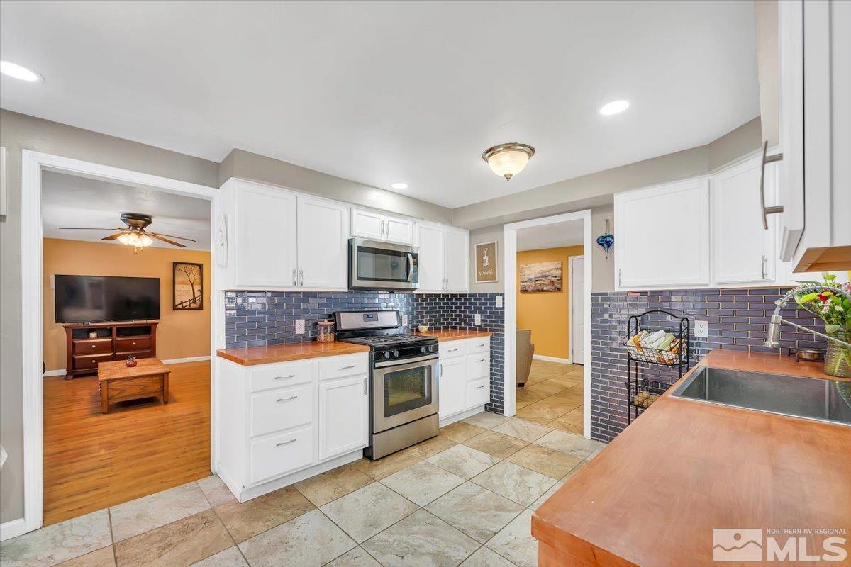 305 Coretta Way Reno, NV 89506 - Photo 12 of 38 Photo 12