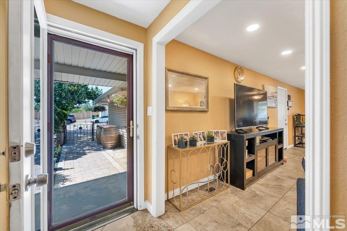 305 Coretta Way Reno, NV 89506 - Photo 5 of 38 Photo 5