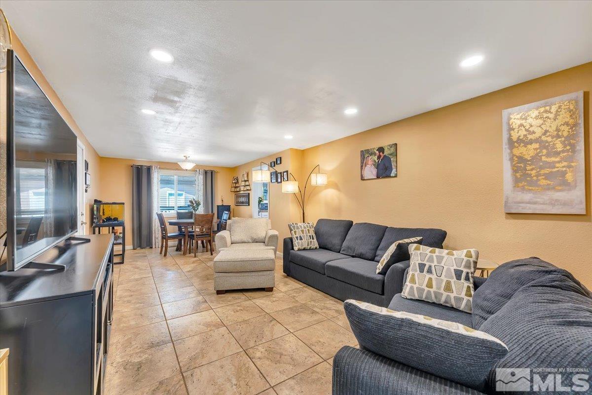 305 Coretta Way Reno, NV 89506 - Photo 6 of 38 Photo 6