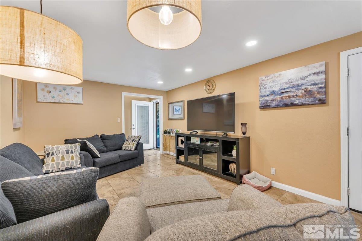 305 Coretta Way Reno, NV 89506 - Photo 8 of 38 Photo 8