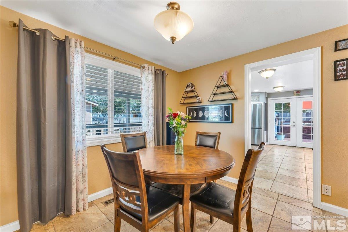 305 Coretta Way Reno, NV 89506 - Photo 9 of 38 Photo 9