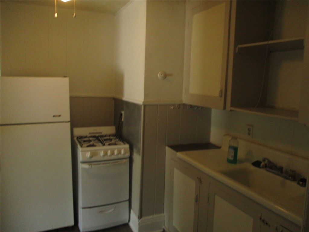 1005 Portland Avenue Rochester, NY 14621 - Photo 19 of 26