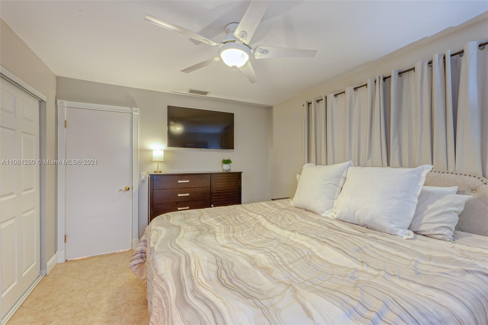 312 Riverdale Road Palm Springs, FL 33461 - Photo 24 of 54 Gallery Image 24