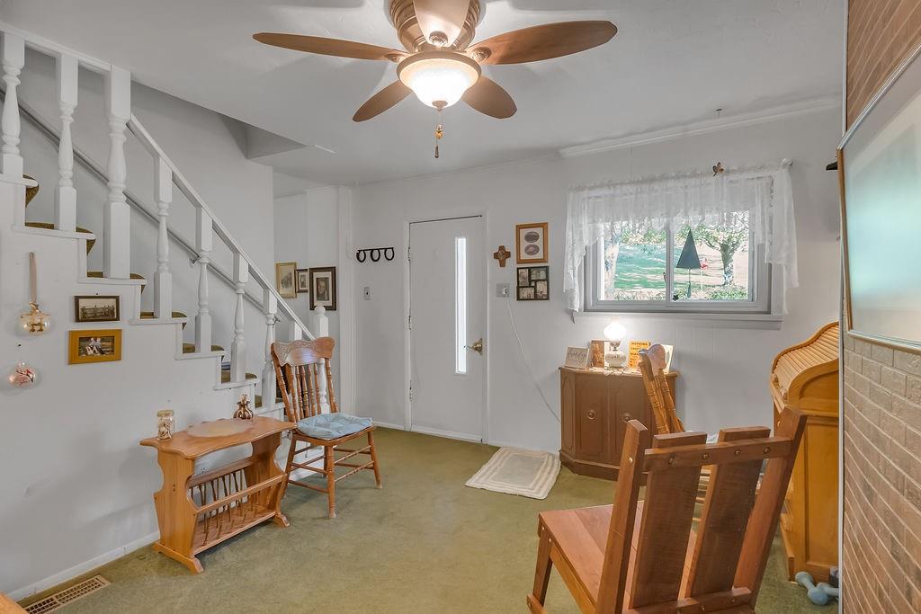 959 Independence Road Aliquippa, PA 15001 - Photo 4 of 32 Gallery Image 4