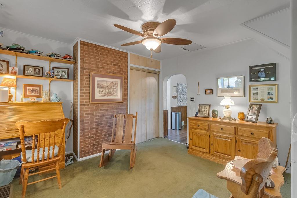 959 Independence Road Aliquippa, PA 15001 - Photo 5 of 32 Gallery Image 5
