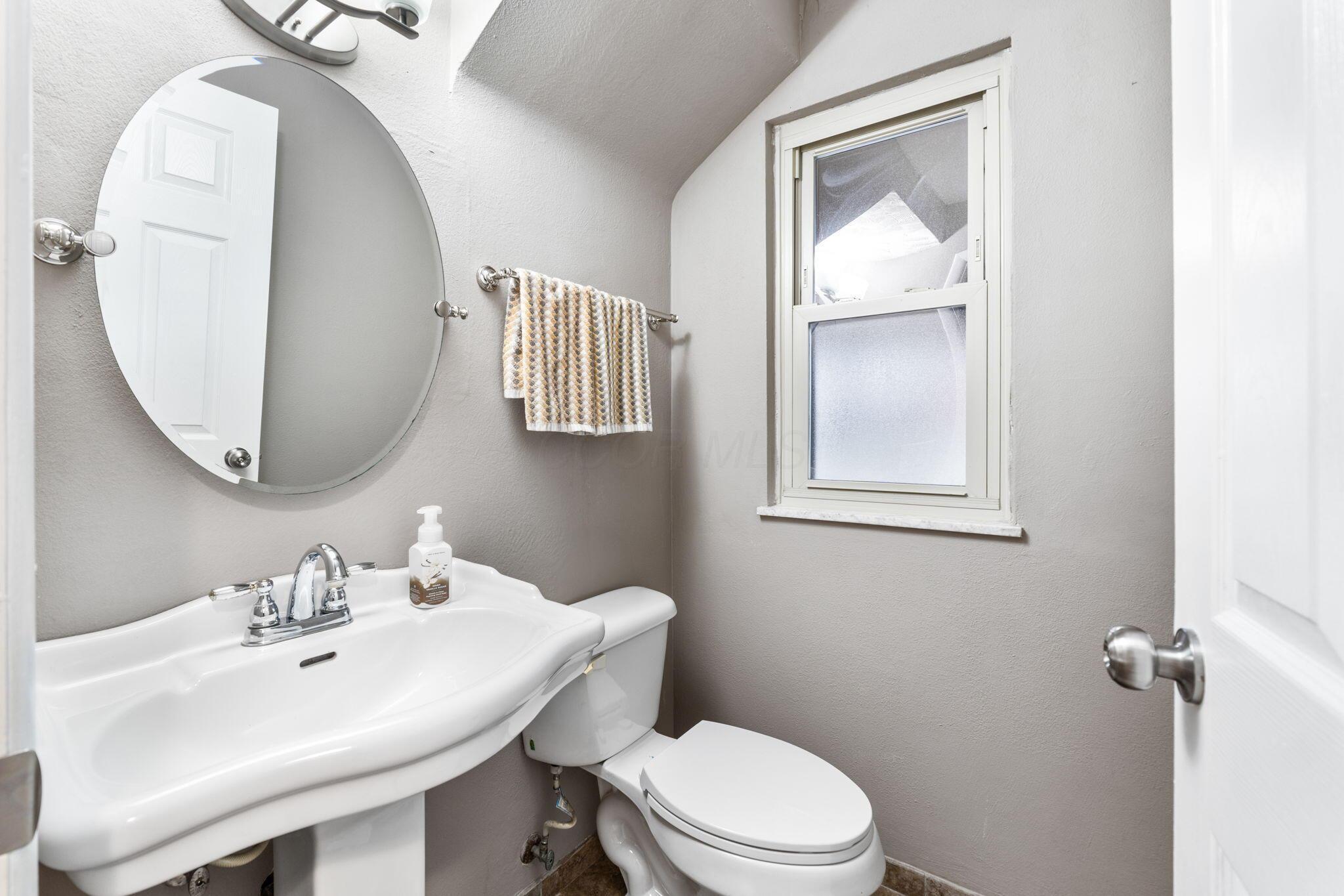 761 Ross Road Columbus, OH 43213 - Photo 32 of 78 761 Ross Road (Interior)-25