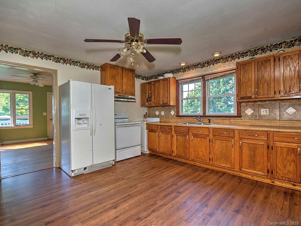63 Dock Ratcliff Road Waynesville, NC 28786 - Photo 3 of 4