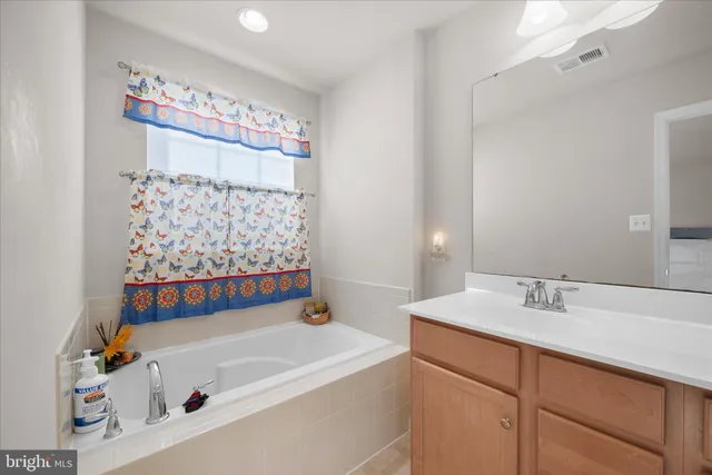 $280,000 | 23 Mississippi Point, Falling Waters, WV 25419