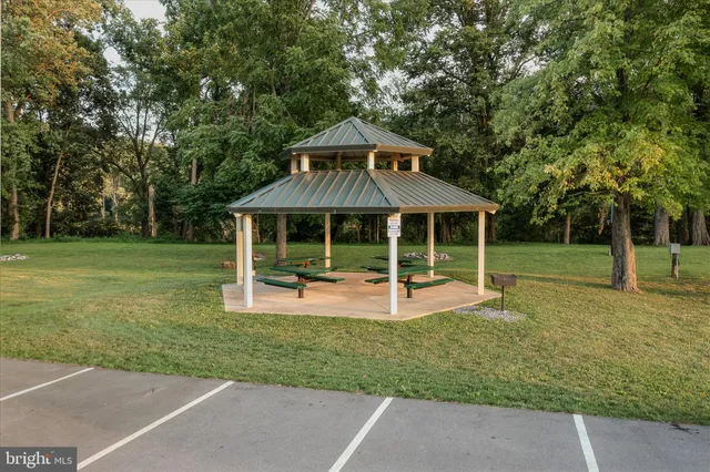 $280,000 | 23 Mississippi Point, Falling Waters, WV 25419