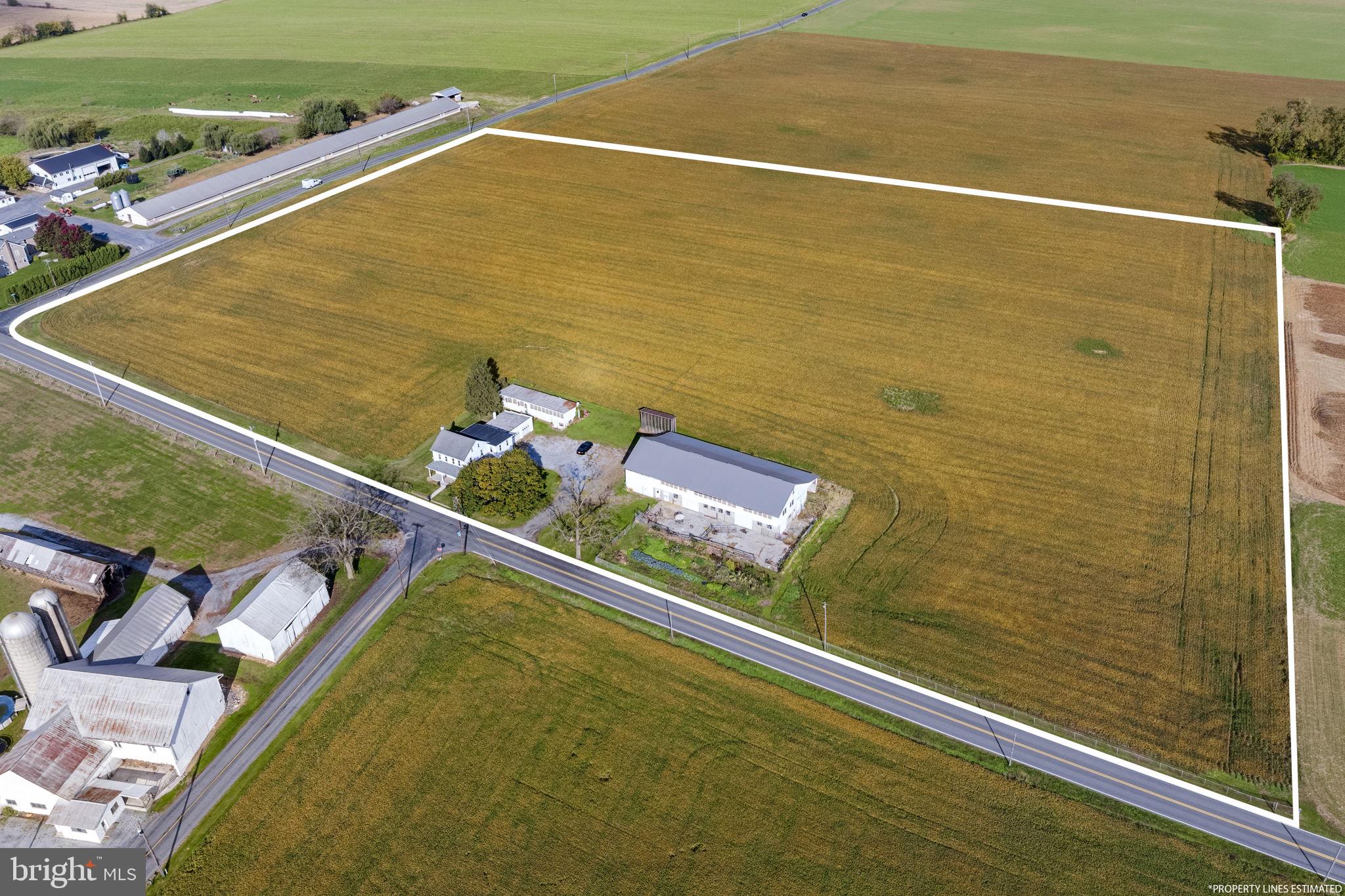 a view of a tennis court