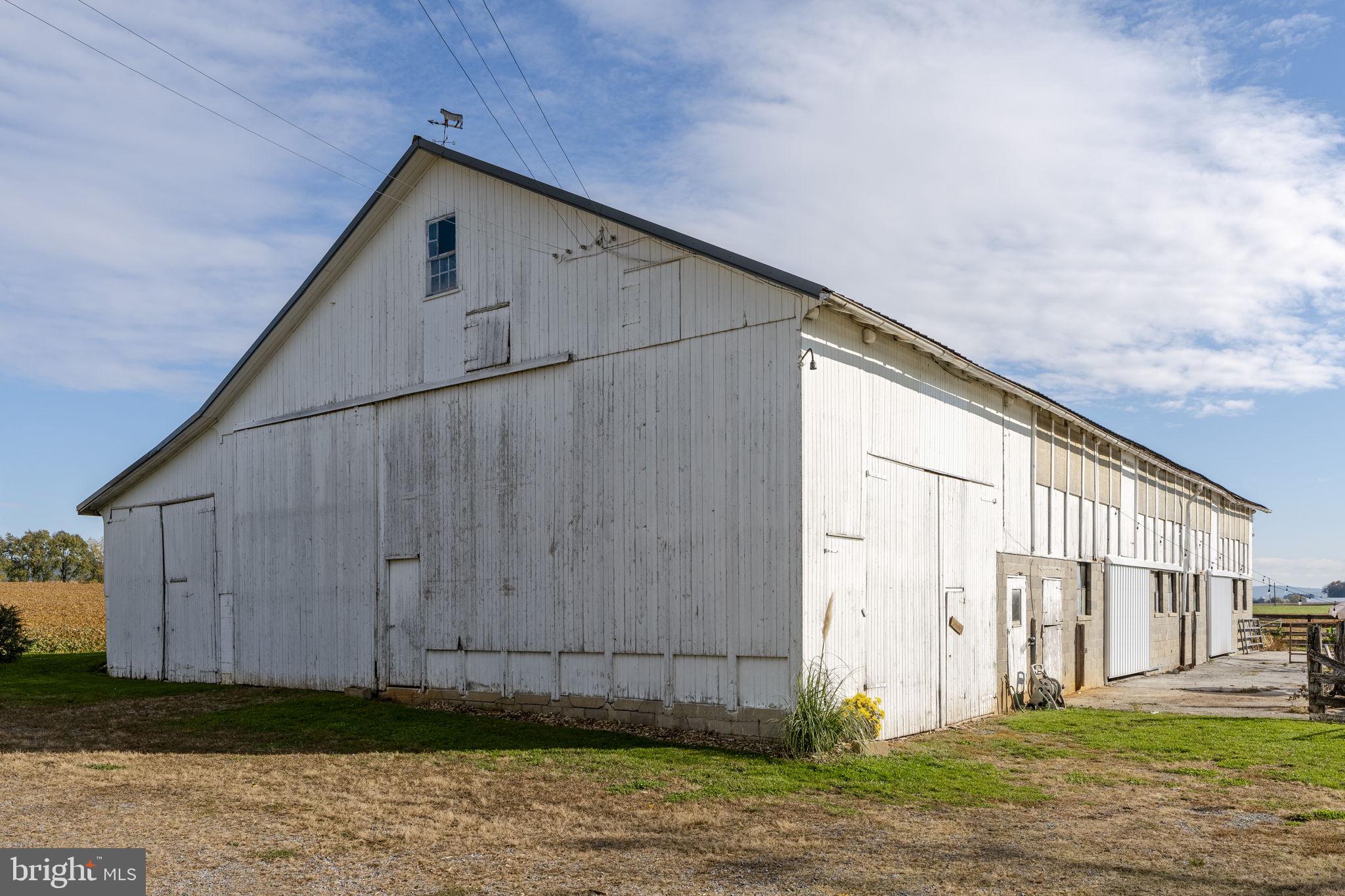 125 Indiantown Road Ephrata, PA 17522 - Photo 35 of 46 a view of a house with wooden fence